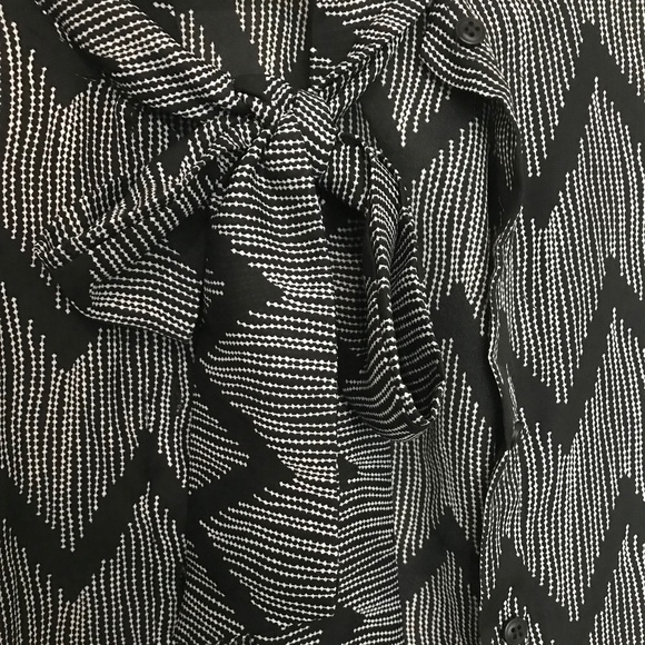 Sheer bow top - Picture 2 of 2